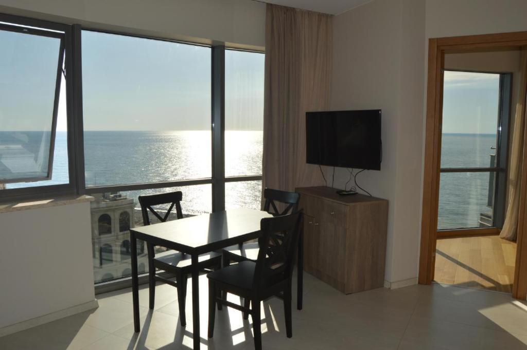 Luxury Apartments บาทูมิ ภายนอก รูปภาพ