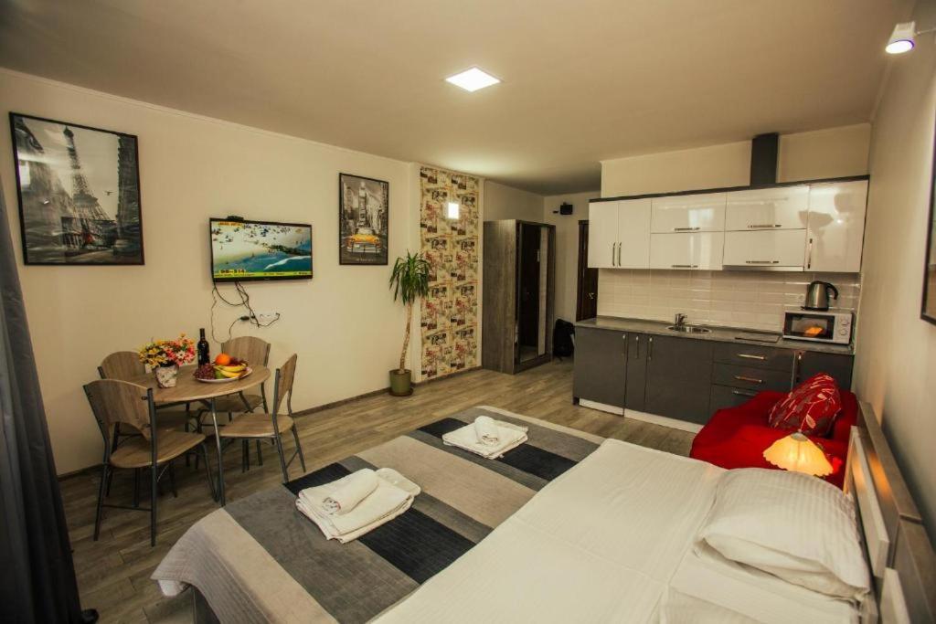 Luxury Apartments บาทูมิ ภายนอก รูปภาพ