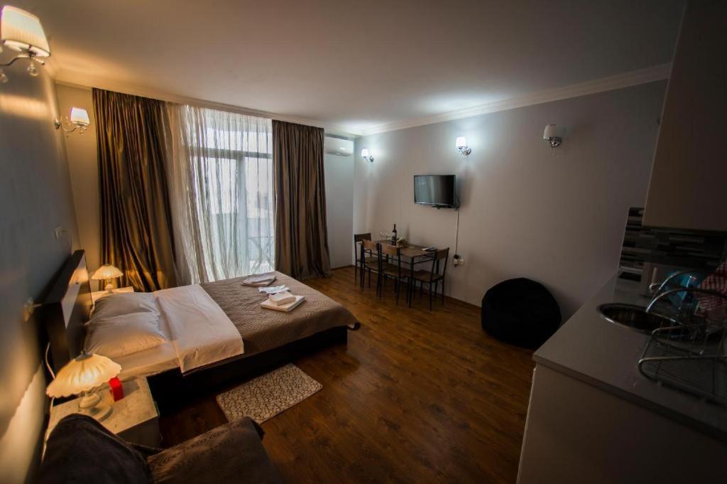 Luxury Apartments บาทูมิ ภายนอก รูปภาพ