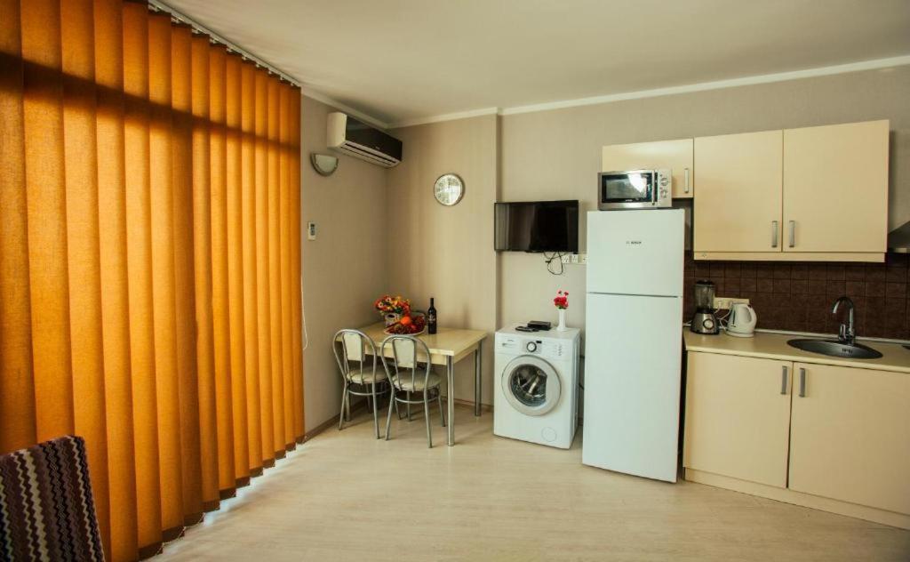 Luxury Apartments บาทูมิ ภายนอก รูปภาพ