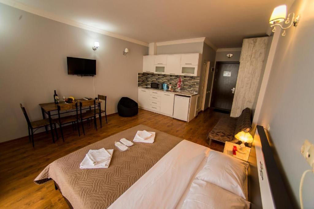 Luxury Apartments บาทูมิ ภายนอก รูปภาพ