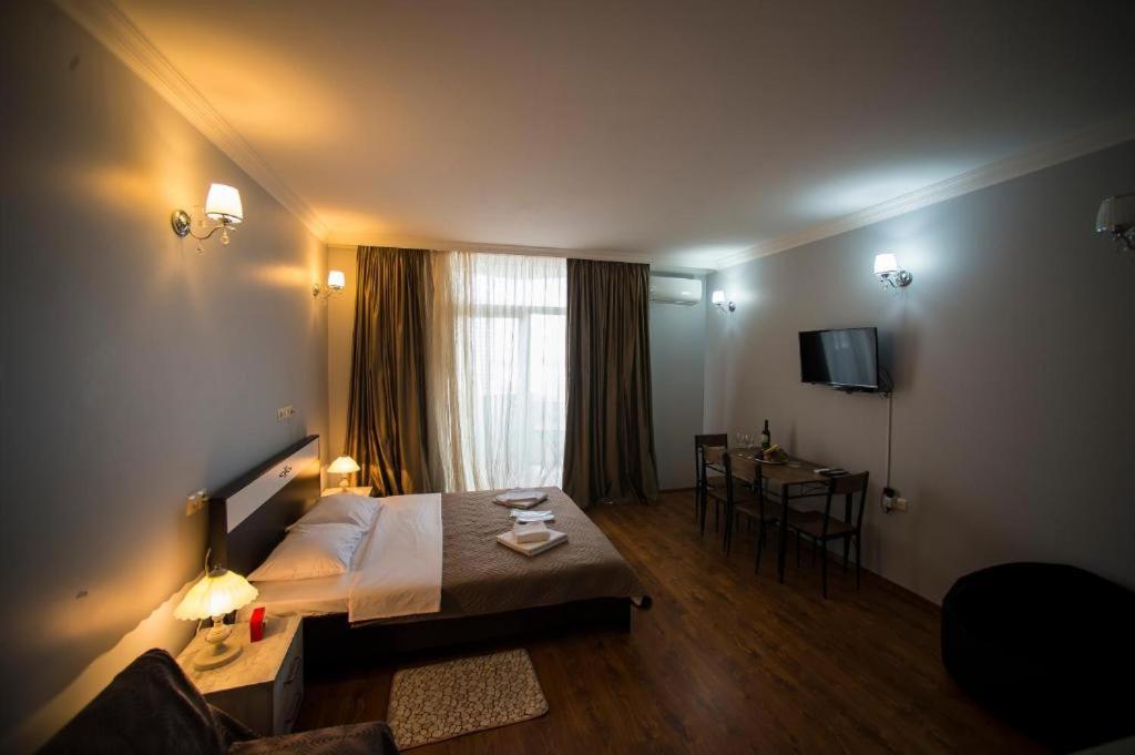Luxury Apartments บาทูมิ ภายนอก รูปภาพ