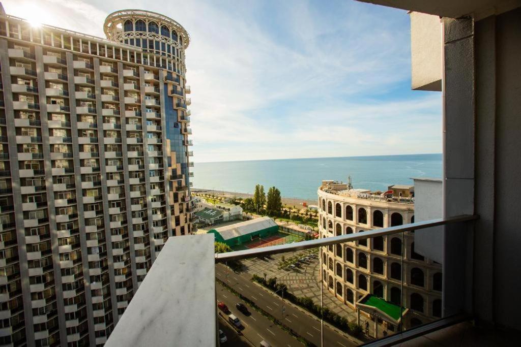 Luxury Apartments บาทูมิ ภายนอก รูปภาพ