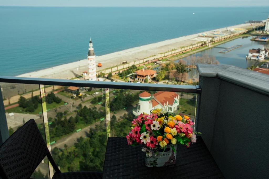 Luxury Apartments บาทูมิ ภายนอก รูปภาพ